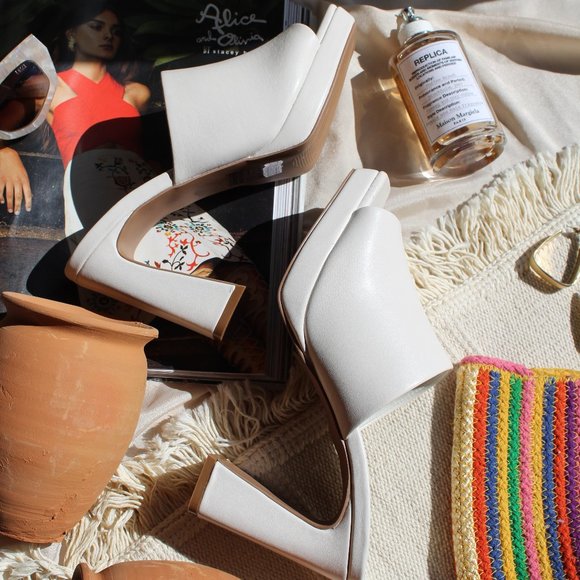 🚨LAST PAIR// Off White vegan leather block heel platform Mule - Picture 5 of 12